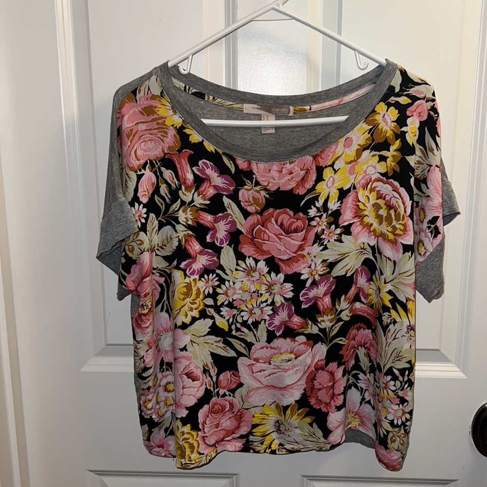 Floral Tee - Picture 2 of 7